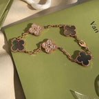CLOVER 5 MOTIF GRAY MOP BRACELET COLLECTION