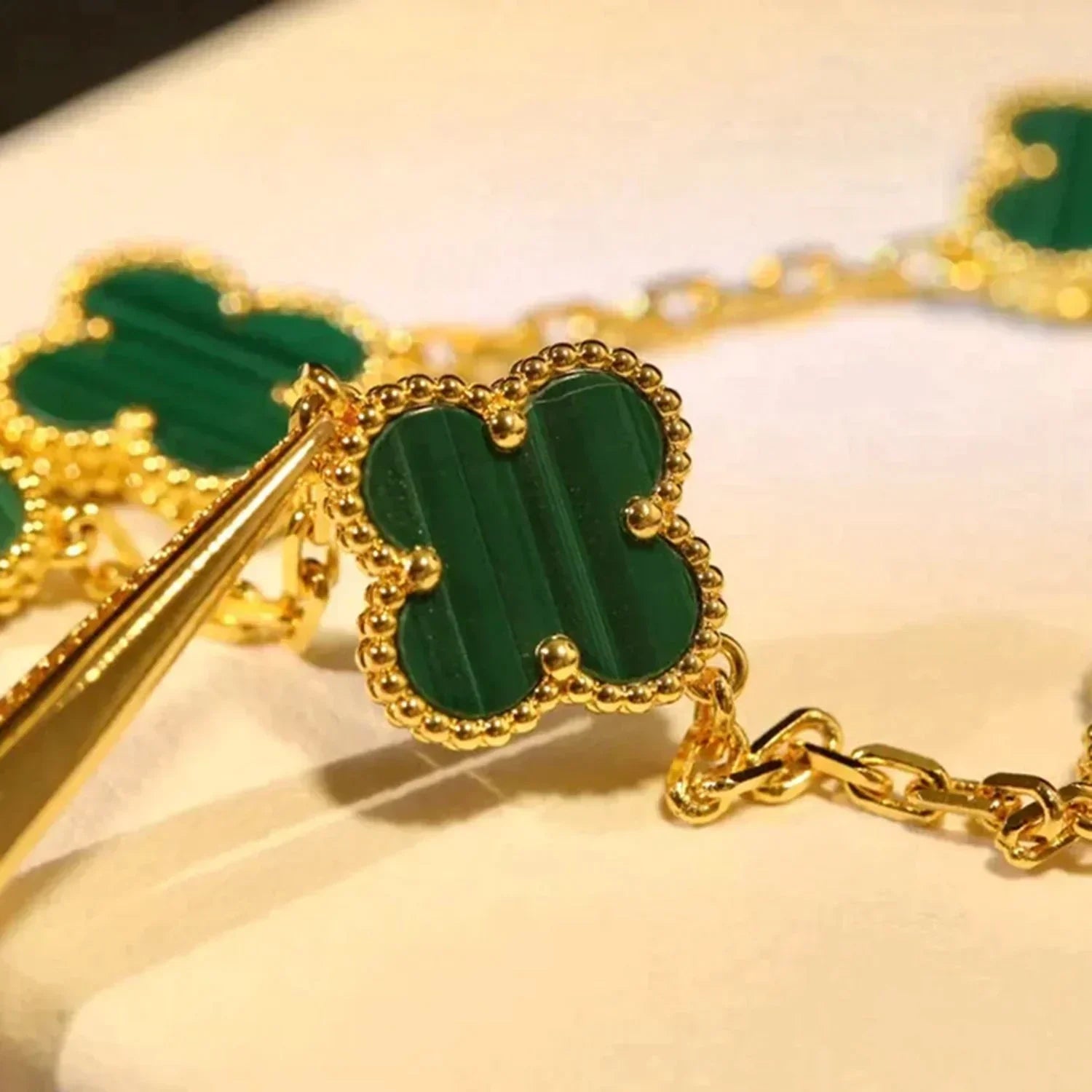 CLOVER 5 MOTIF MALACHITE BRACELET COLLECTION
