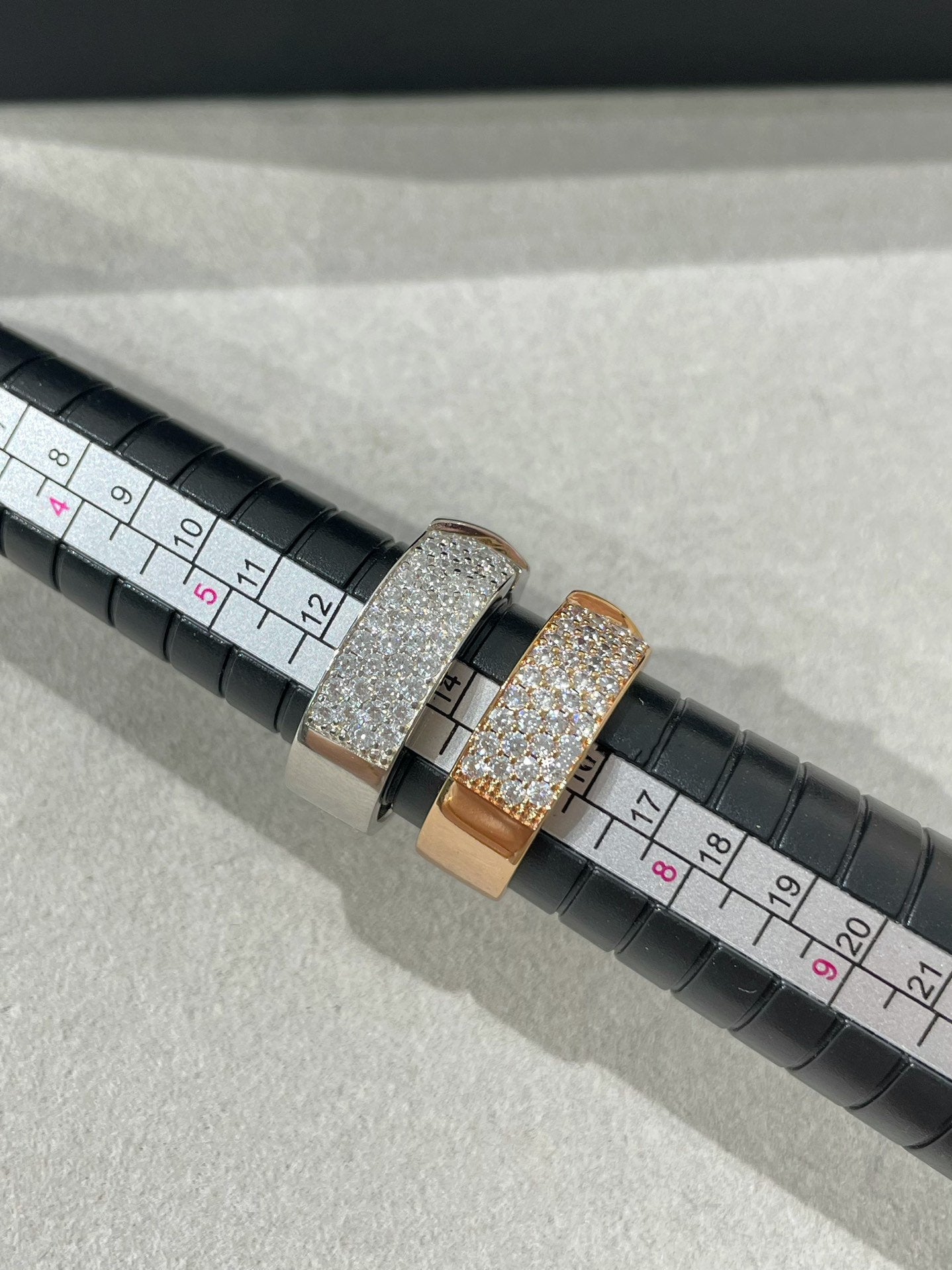 LIENS EVIDENCE  DIAMOND PAVED RING