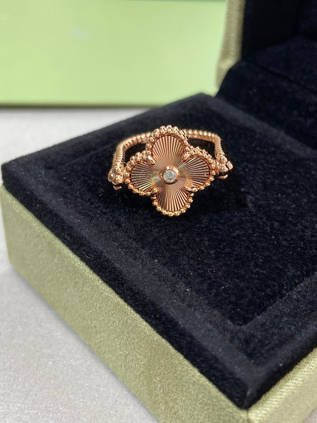 CLOVER RIVERSIBLE RING ROSE GOLD COLLECTION