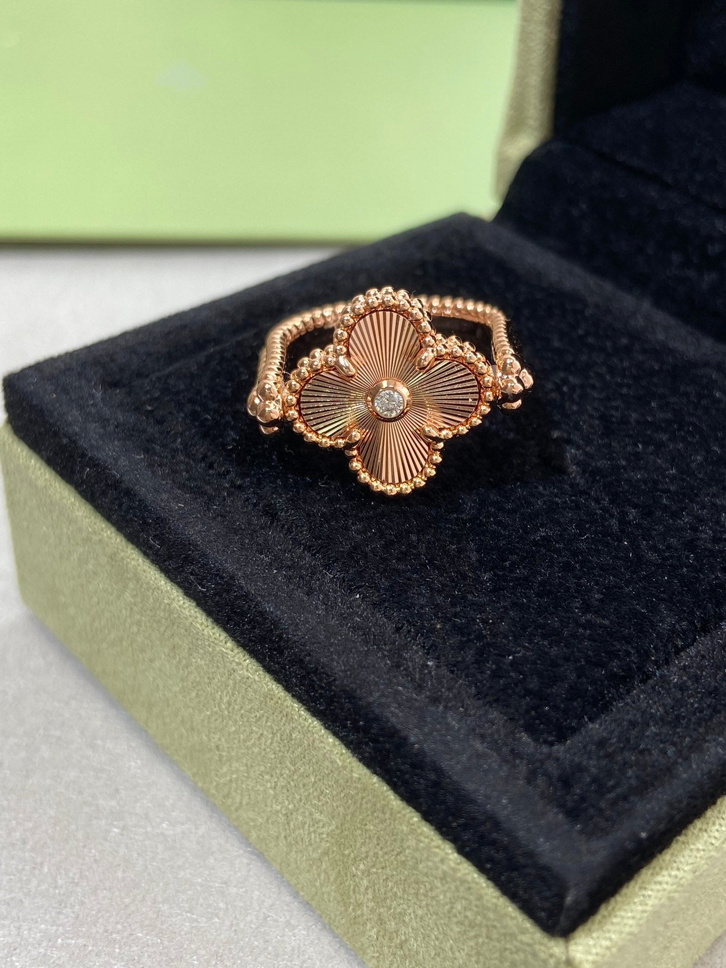 CLOVER RIVERSIBLE RING ROSE GOLD COLLECTION