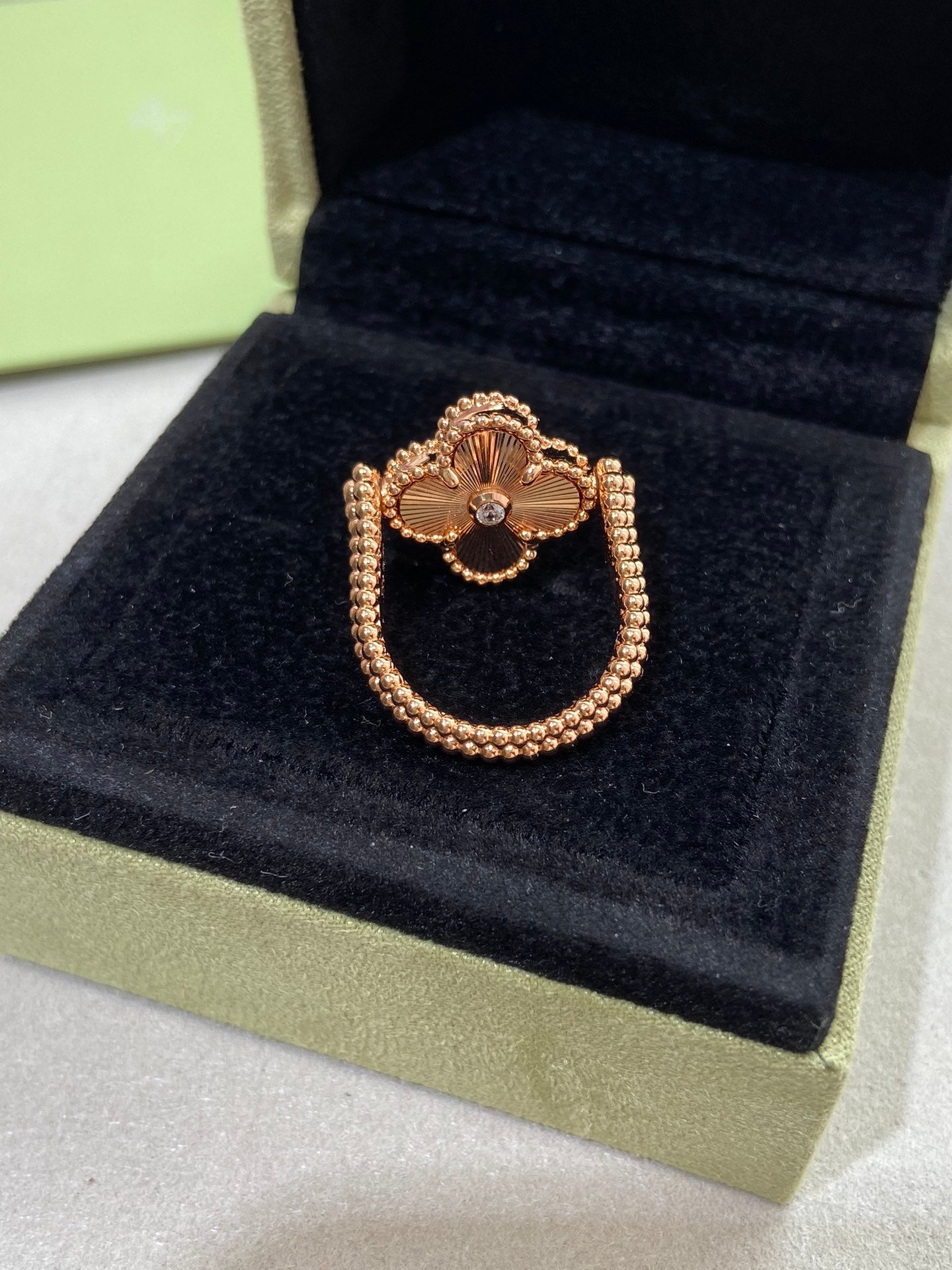 CLOVER RIVERSIBLE RING GOLD COLLECTION