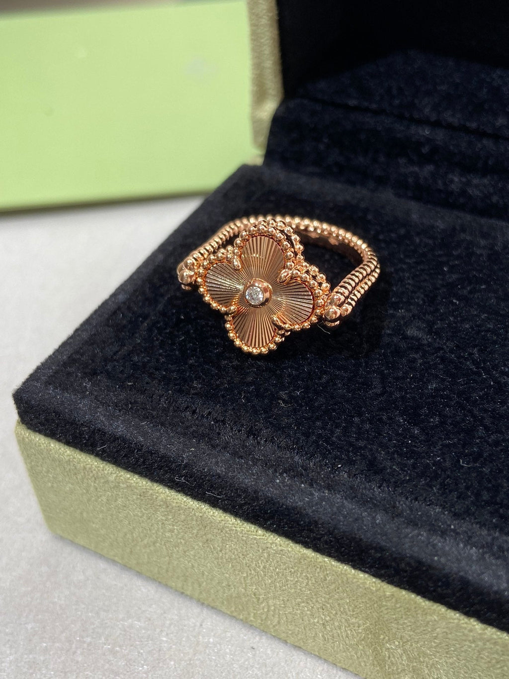 CLOVER RIVERSIBLE RING ROSE GOLD COLLECTION