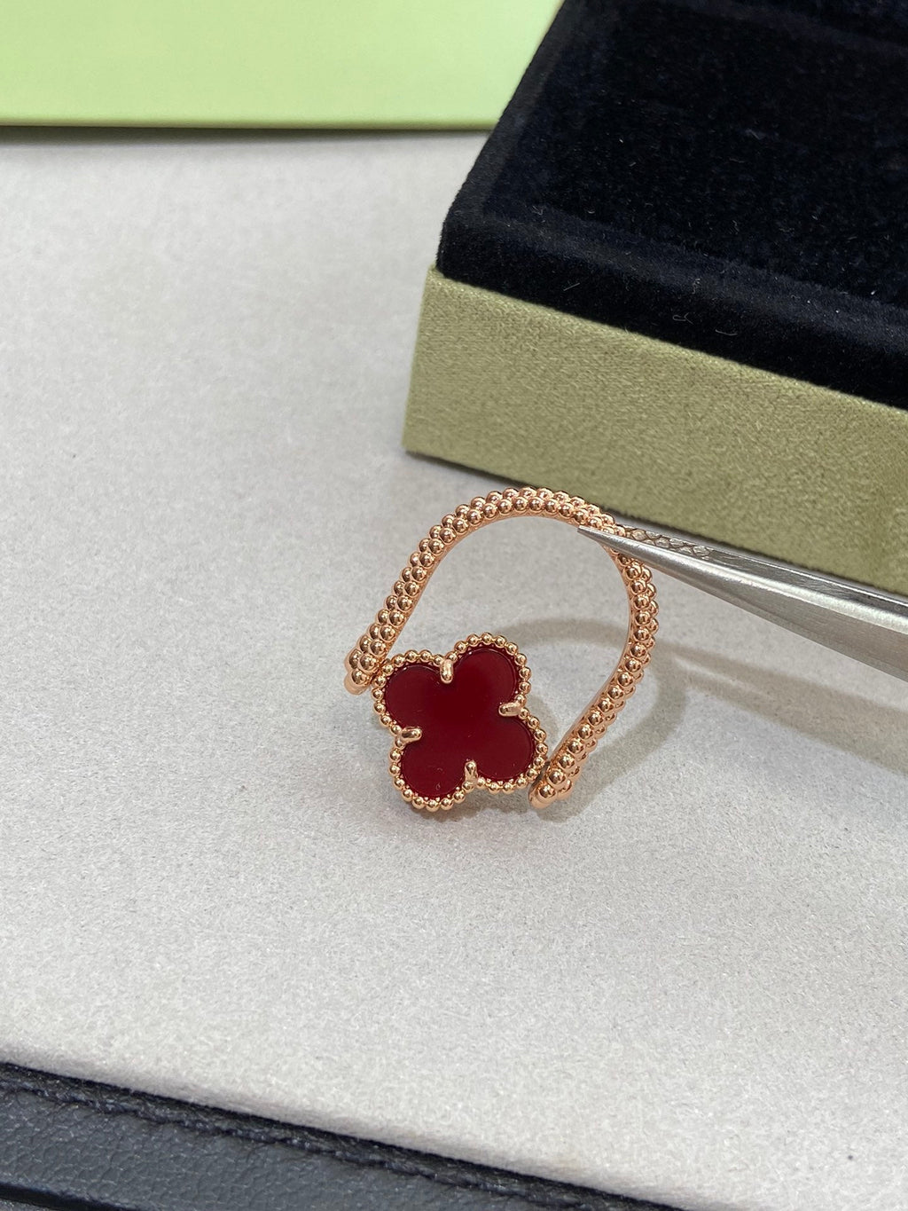 CLOVER RIVERSIBLE RING GOLD COLLECTION