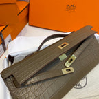 KELLY CUT 31 IN MOCHA BROWN ALLIGATOR LEATHER WITH GOLD HARDWARE (MADE-TO-ODER)