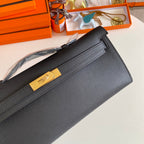 KELLY CUT 31 IN BLACK CALFSKIN WITH GOLD HARDWARE
