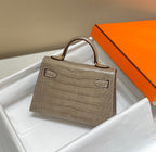 HERMES 25S MINI KELLY 19 IN MOCHA BROWN CALFSKIN GOLD HARDWARE