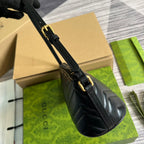 GG MARMONT SMALL 23 HANDBAG IN BLACK CALFSKIN WITH GOLDEN LOGO