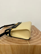 MANHATTAN 29 TOP-HANDLE IN SMOOTH BLACK BEIGE CALFSKIN