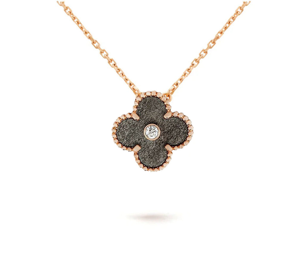 CLOVER 15MM CHRISTMAS LIMITED EDITION SINGLE FLOWER NECKLACE