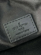 GETAWAY MESSENGER 18 IN BLACK EMBOSSED CALFSKIN