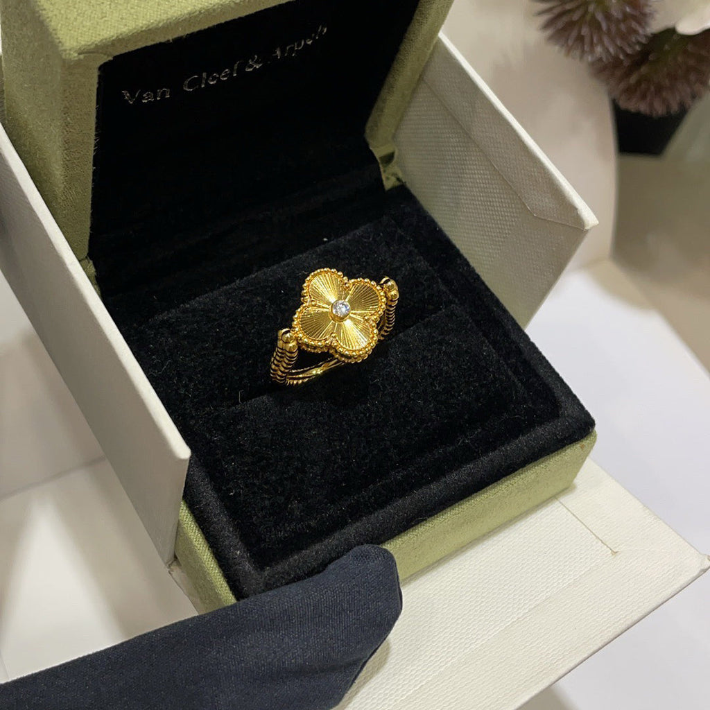 CLOVER RIVERSIBLE RING GOLD COLLECTION