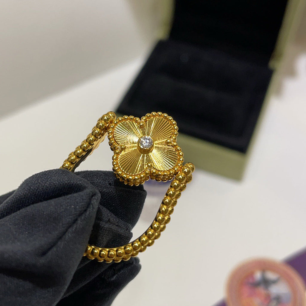 CLOVER RIVERSIBLE RING GOLD COLLECTION