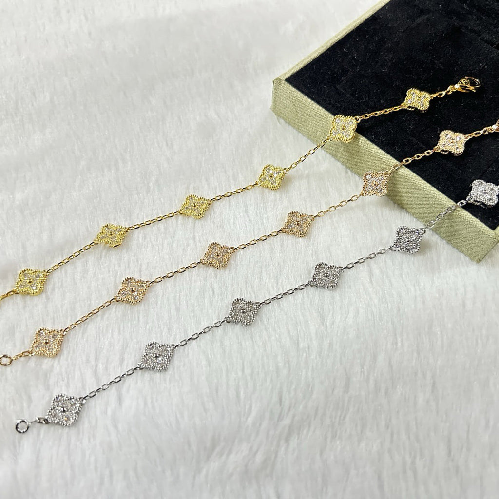 CLOVER 6 MOTIF DIAMOND BRACELET