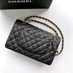 FLAP BAG 25 IN BLACK CAVIAR LEATHER GOLD HARDWARE