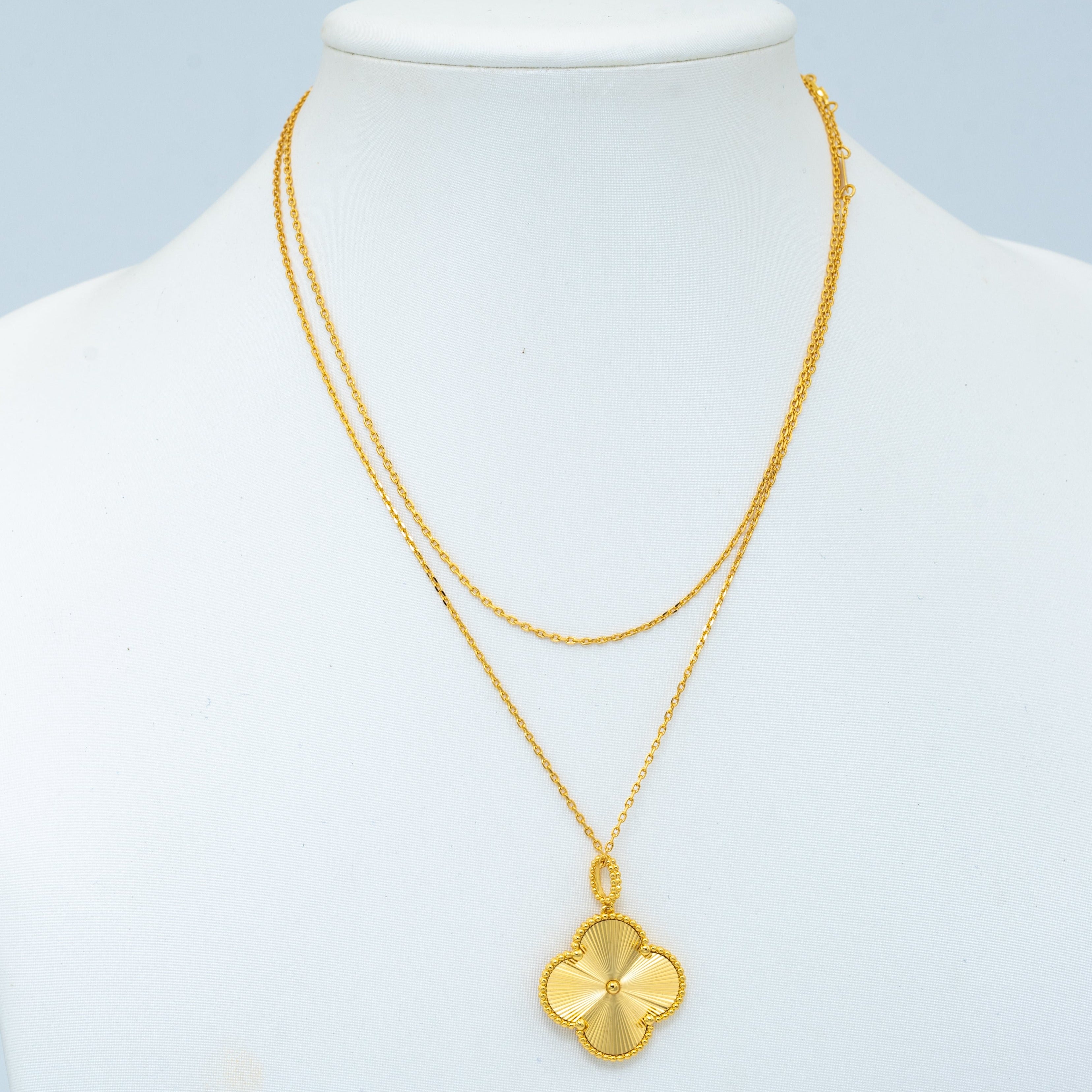 CLOVER 25MM PEDANT NECKLACE GOLD
