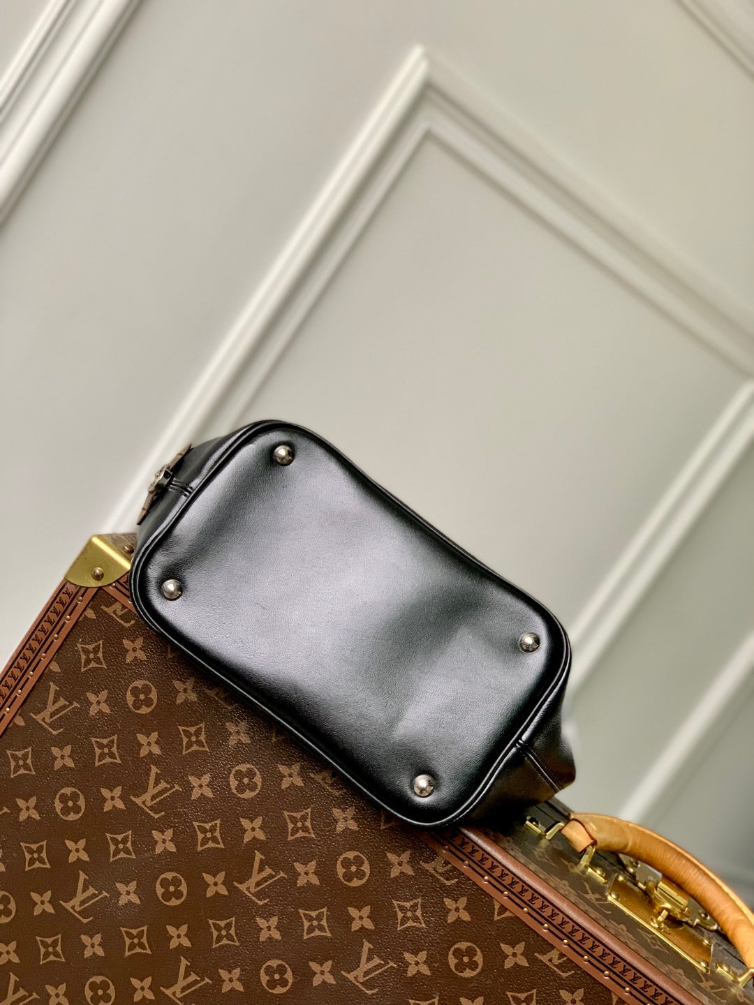NO WAY VIBE HANDBAG 22.5 IN BLACK LAMBSKIN SILVER HARDWARE