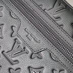 POCHETTE KASAI 24.5 IN BLACK MONOGRAM SHADOW CALFSKIN