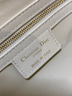 GROOVE 20 BAG IN WHITE CREAM MACROCANNAGE CALFSKIN WITH GOLD HARDWARE