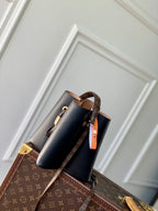 BLOOM PM 21 IN BLACK CALFSKIN GOLD HARDWARE