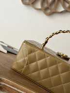 VINTAGE COSMETIC BAG 22 IN CAPE PALLISER SHINY CALFSKIN GOLD HARDWARE