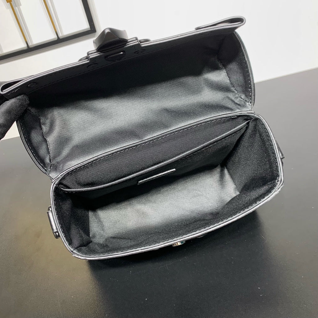 SOUL TRUNK 19 IN BLACK MONOGRAM ECLIPSE CANVAS