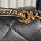 25C FLAP BAG 18 IN BLACK SMOOTH LAMBSKIN GOLD HARDWARE