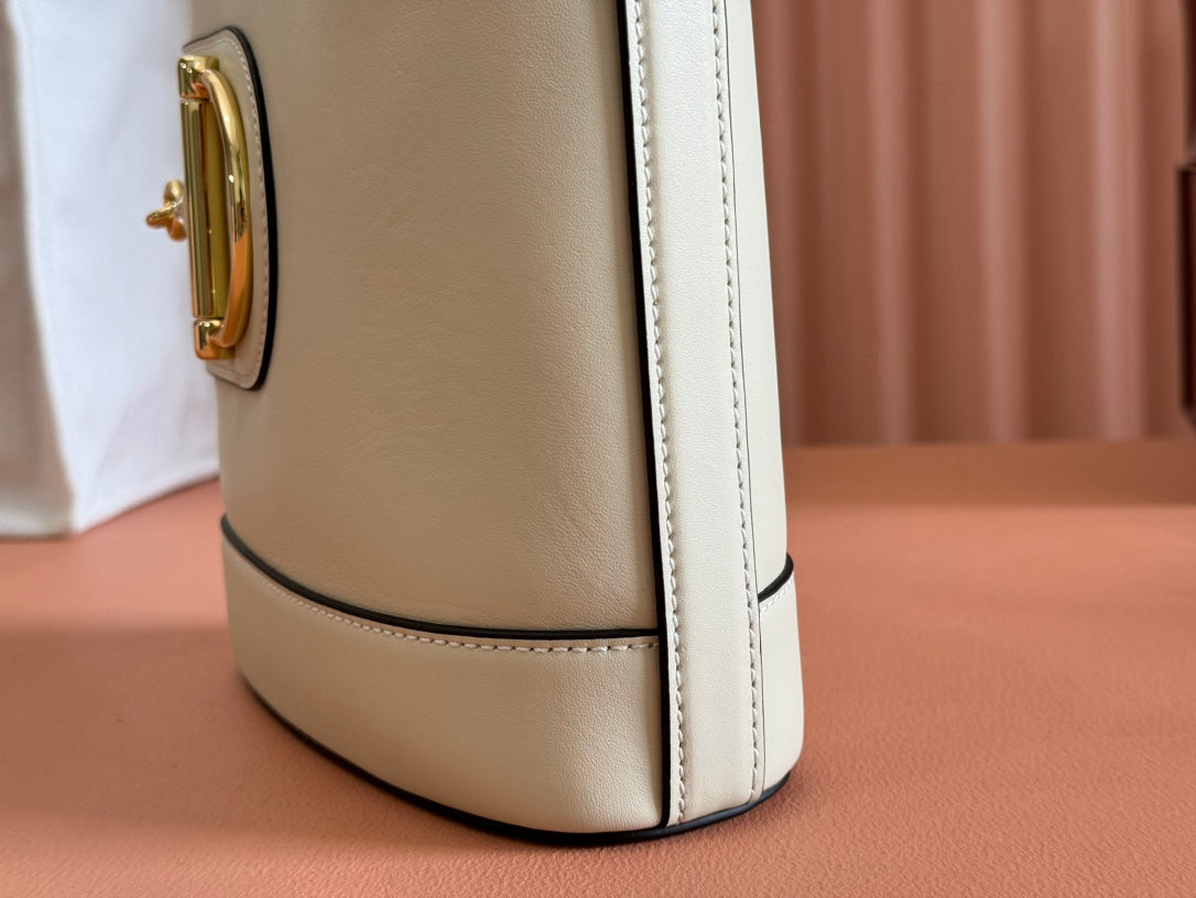 73 SMALL BUCKET BAG 20 IN OFF WHITE SMOOTH CALFSKIN