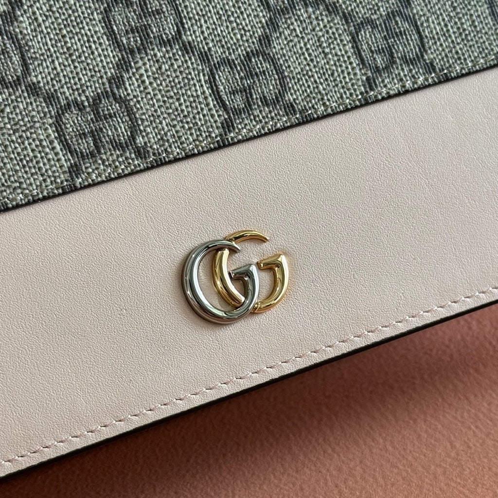 GG MARMONT WALLET ON CHAIN 20 BEIGE AND WHITE IN CALFSKIN