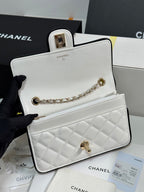 QUILTED FLAP BAG WITH BLACK TRIM 19 IN WHITE LAMBSKIN