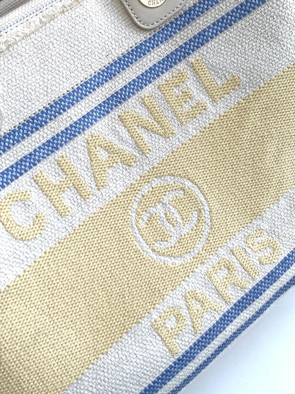 SHOPPING BAG 34 IN WHITE BLUE AND YELLOW CANVAS