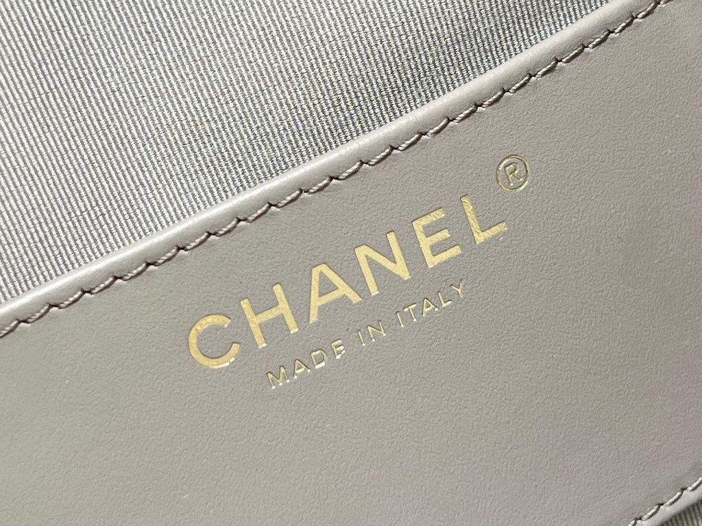 CC 25 HANDBAG 40 IN GREY SUEDE GOLD HARDWARE