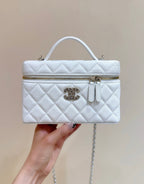 STRASS VANITY QUILTED CASE 19 IN WHITE CALFSKIN WITH GOLD METALLIC